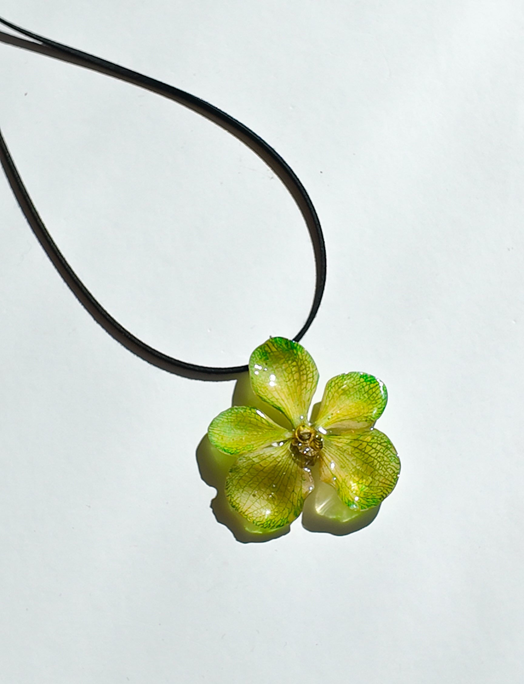 Garden Vanda Necklace