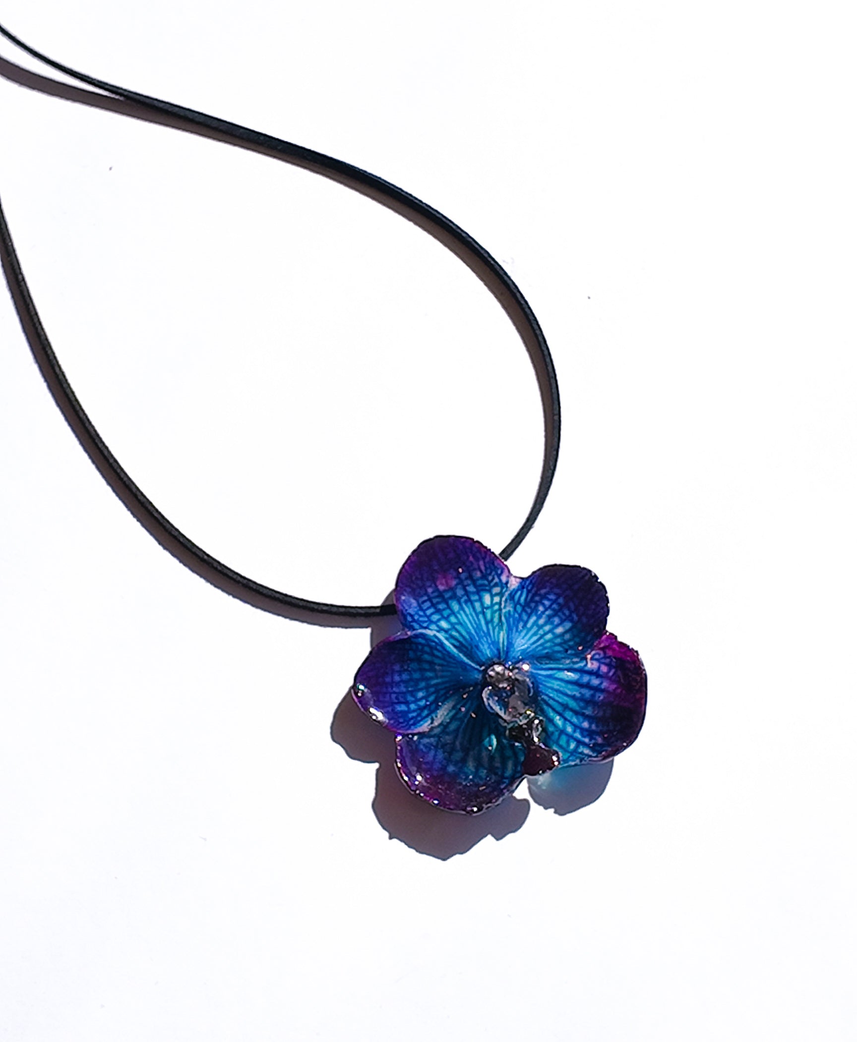 Navy Vanda Necklace