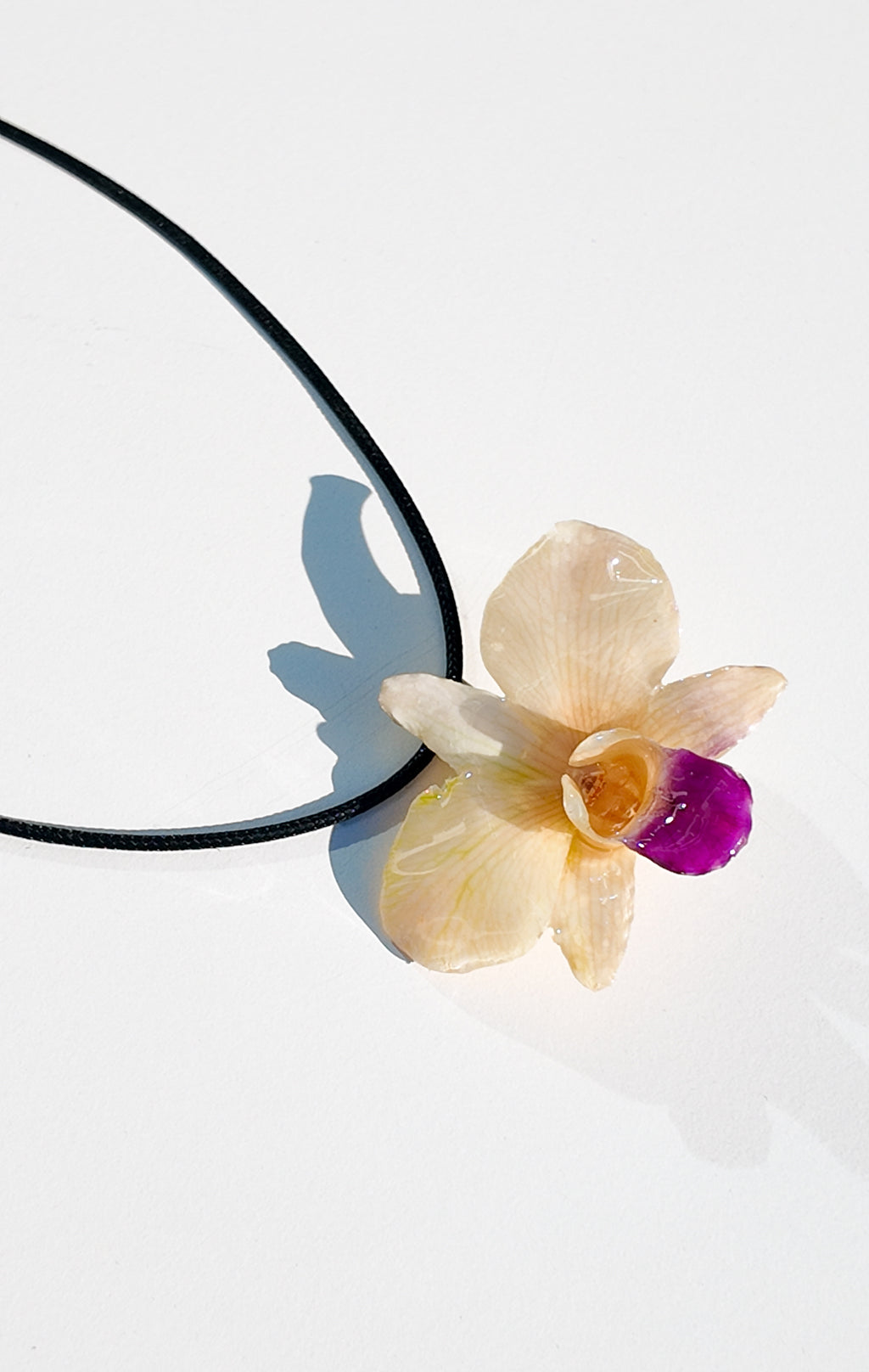 White Round Orchid Necklace