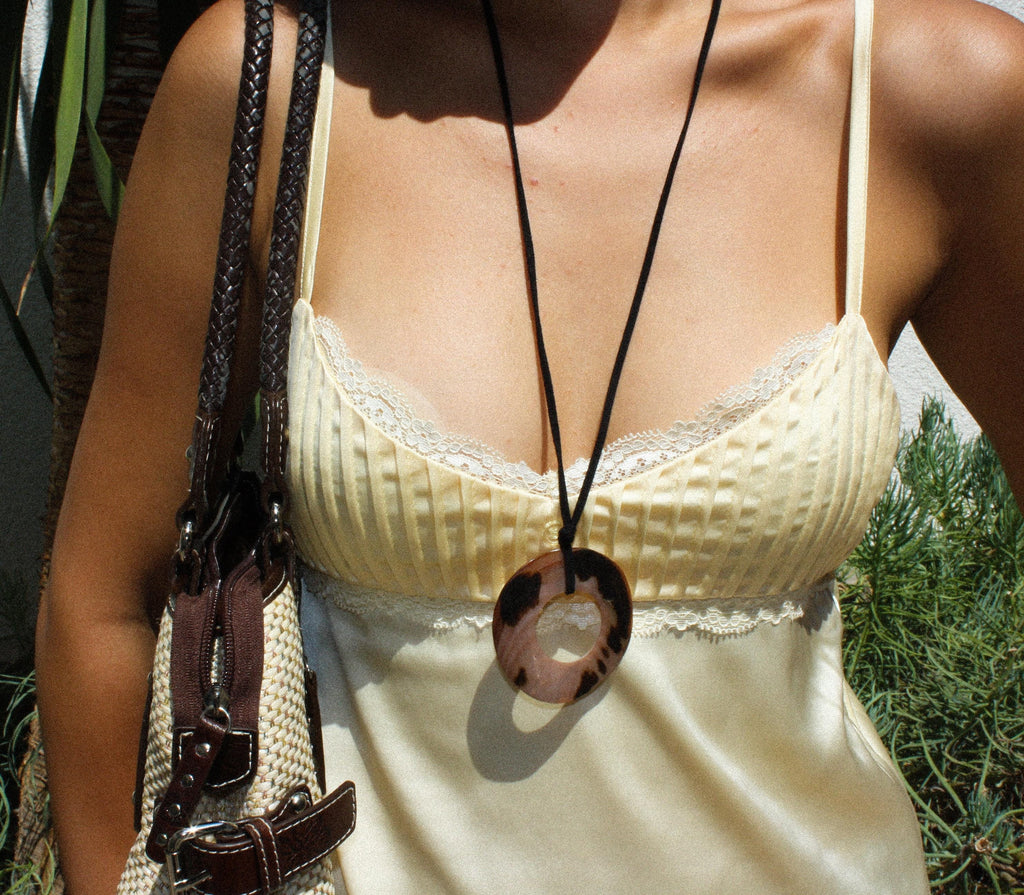 Natural Shell Circle Pendant Necklace